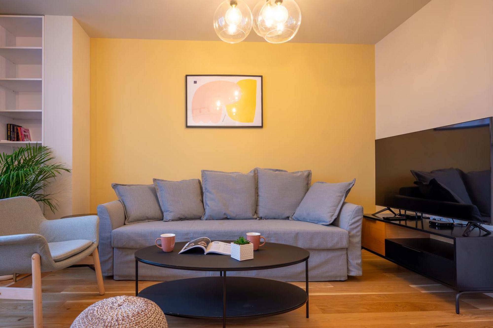 Design 1Bdr Apartment Near City Center 소피아 외부 사진